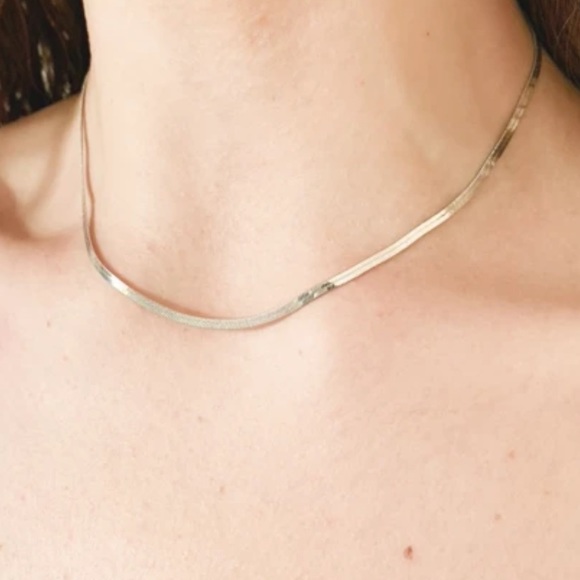 Snake flat necklace - Picture 2 of 3